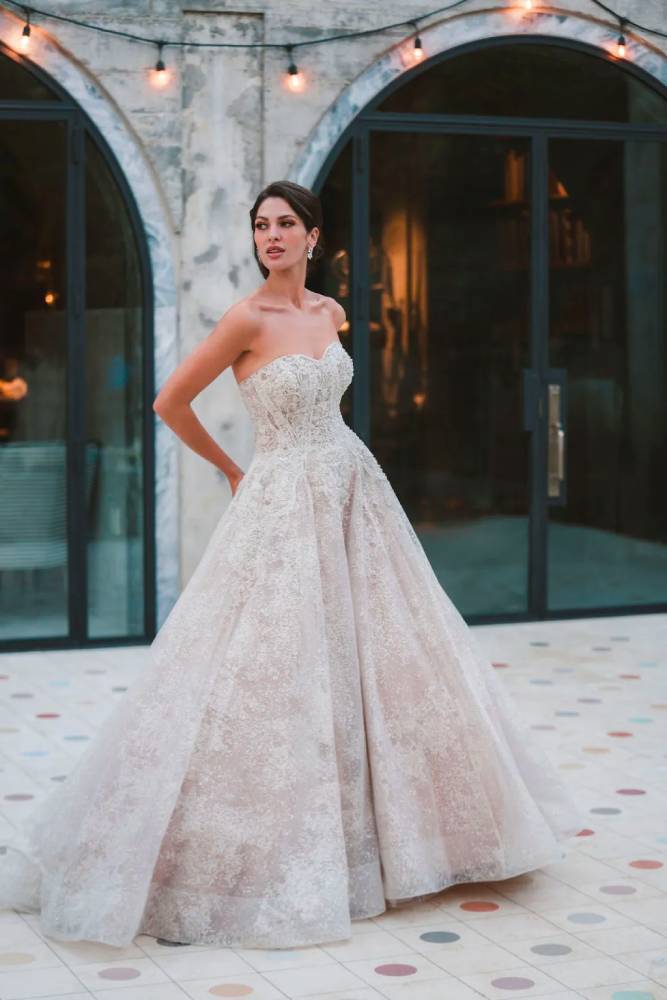 Inspired by Valentine&#39;s Day: Perfectly Romantic Wedding Dresses Image