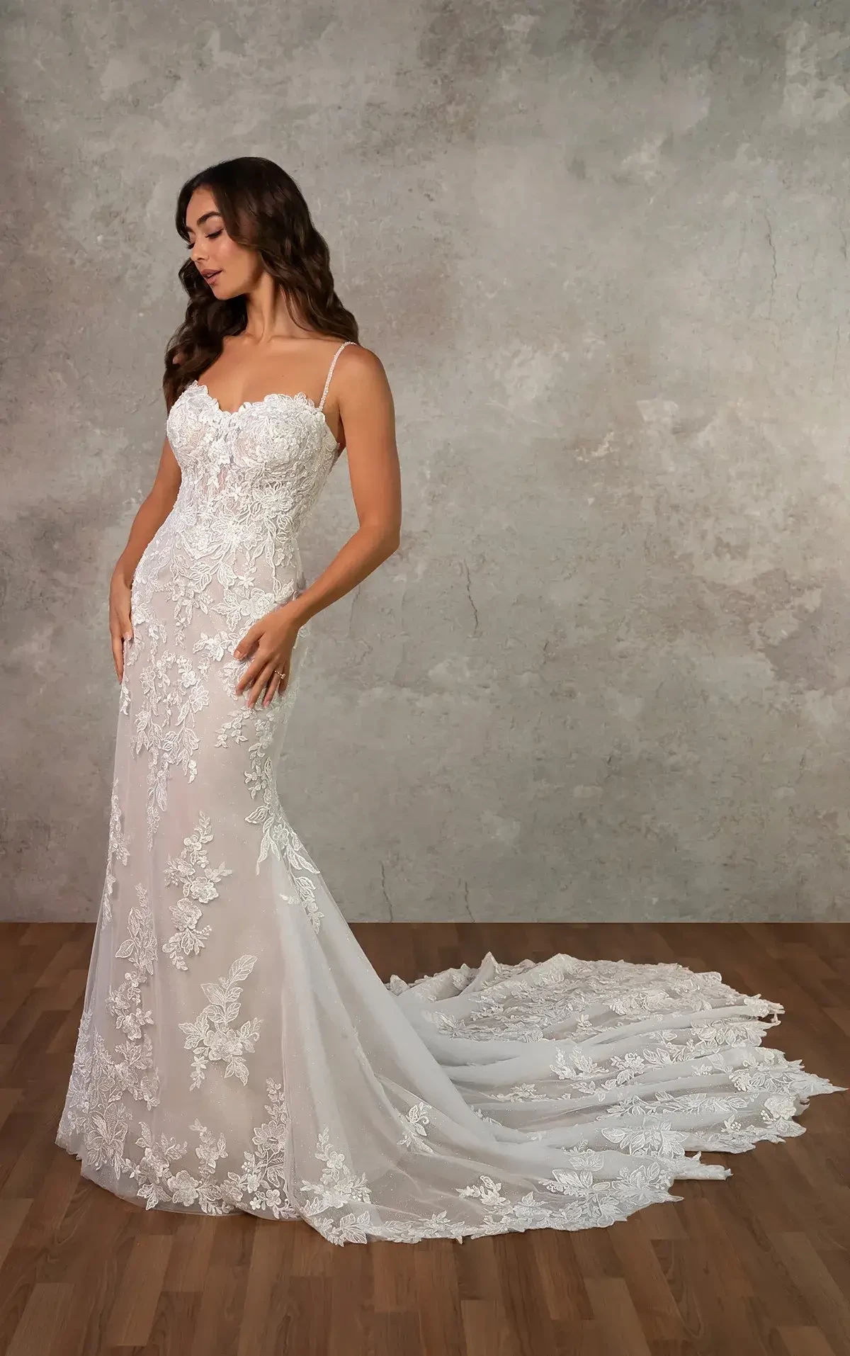 Why Brides from Huntsville and Memphis Travel to Glitz Nashville for Their Dream Gown. Desktop Image