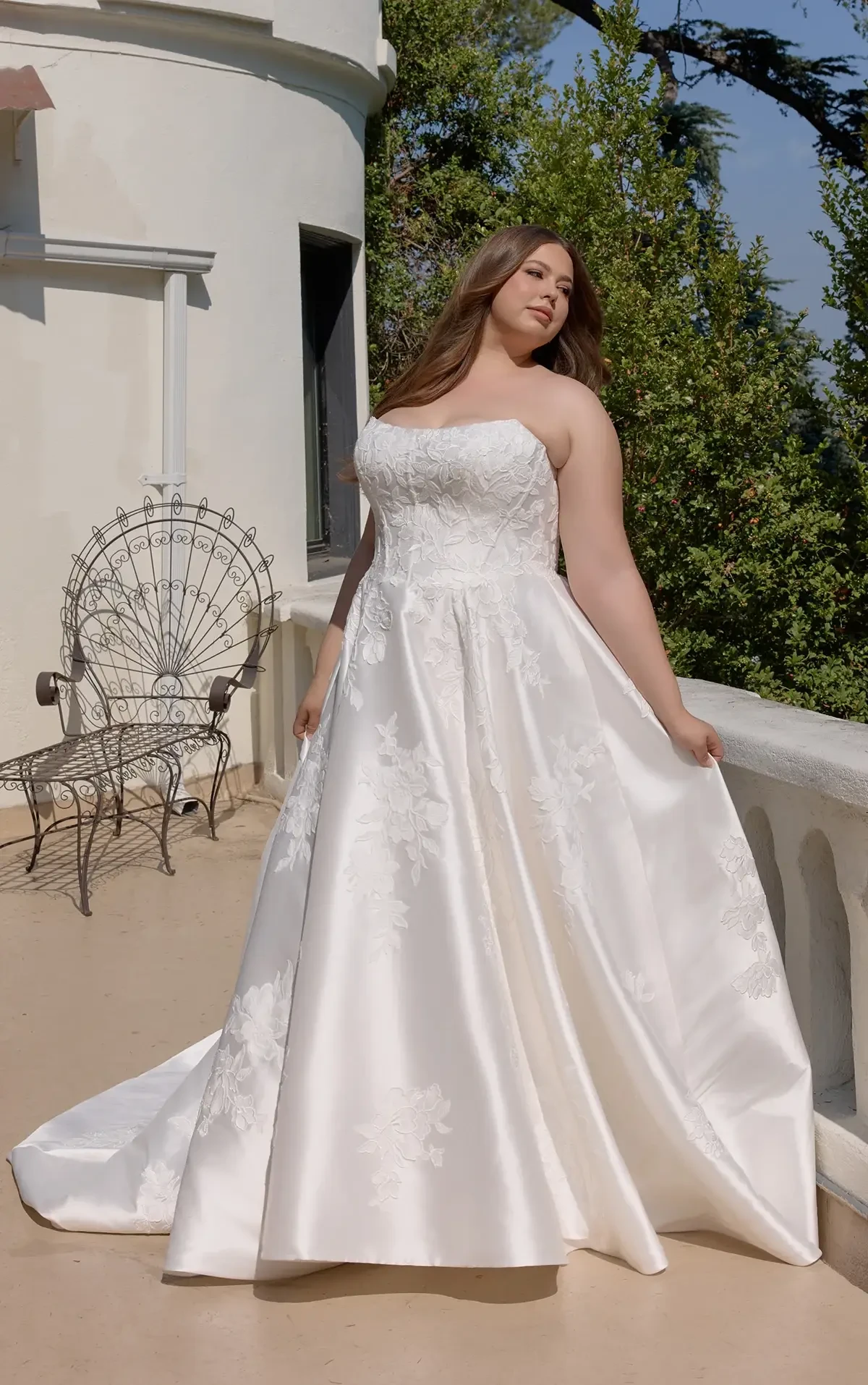 FINDING THE PERFECT A-LINE WEDDING DRESS. Desktop Image