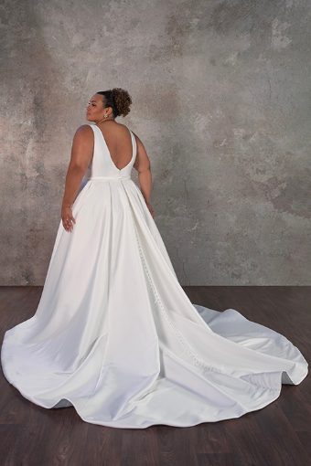 Essense of Australia D4140 #10 (IV-PL) Ivory Gown w Porcelain Tulle Plunge thumbnail